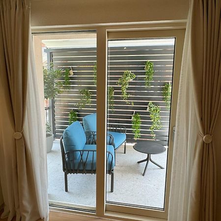 Point Of View Apartment Kotor Bagian luar foto