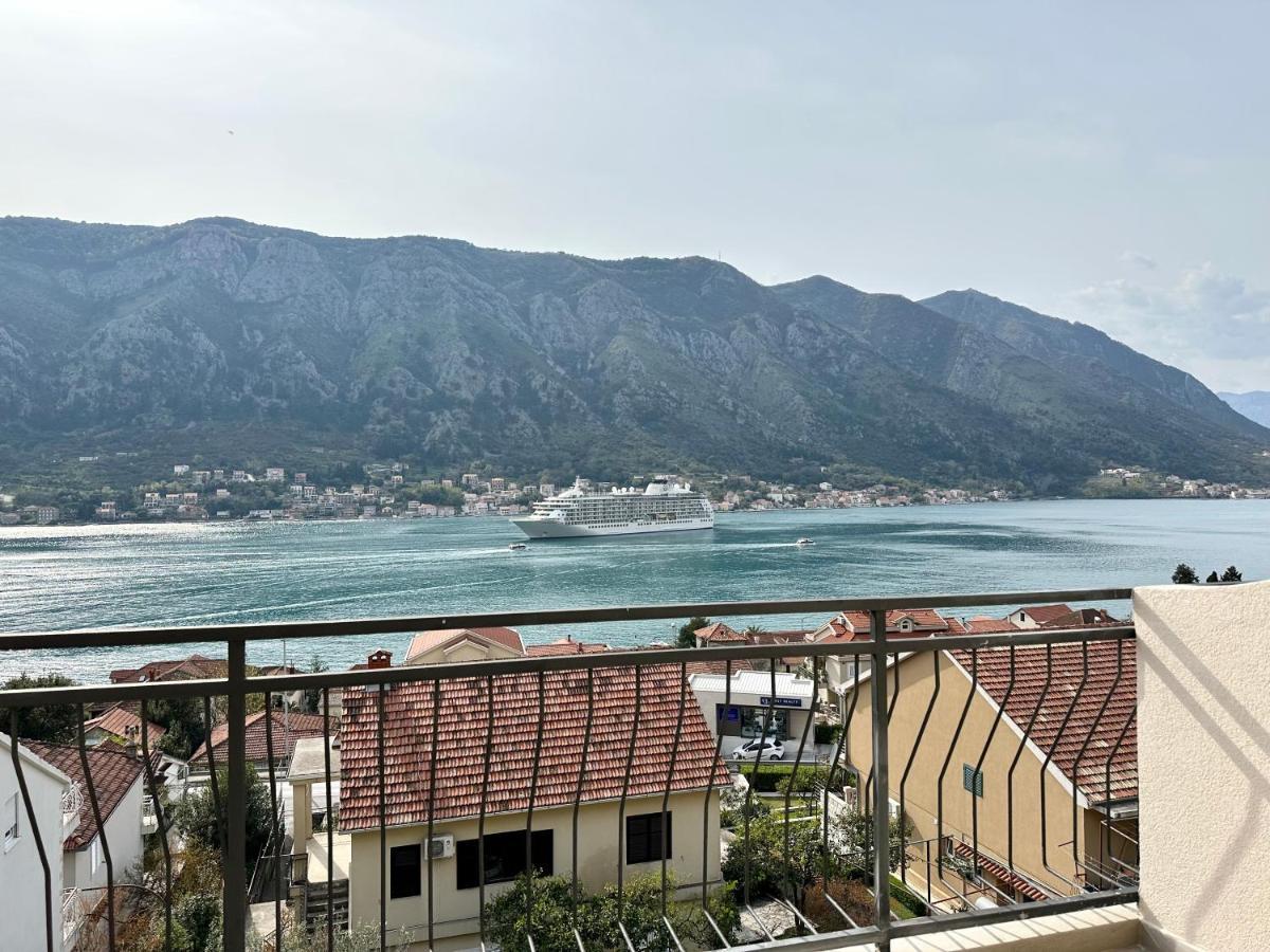 Point Of View Apartment Kotor Bagian luar foto