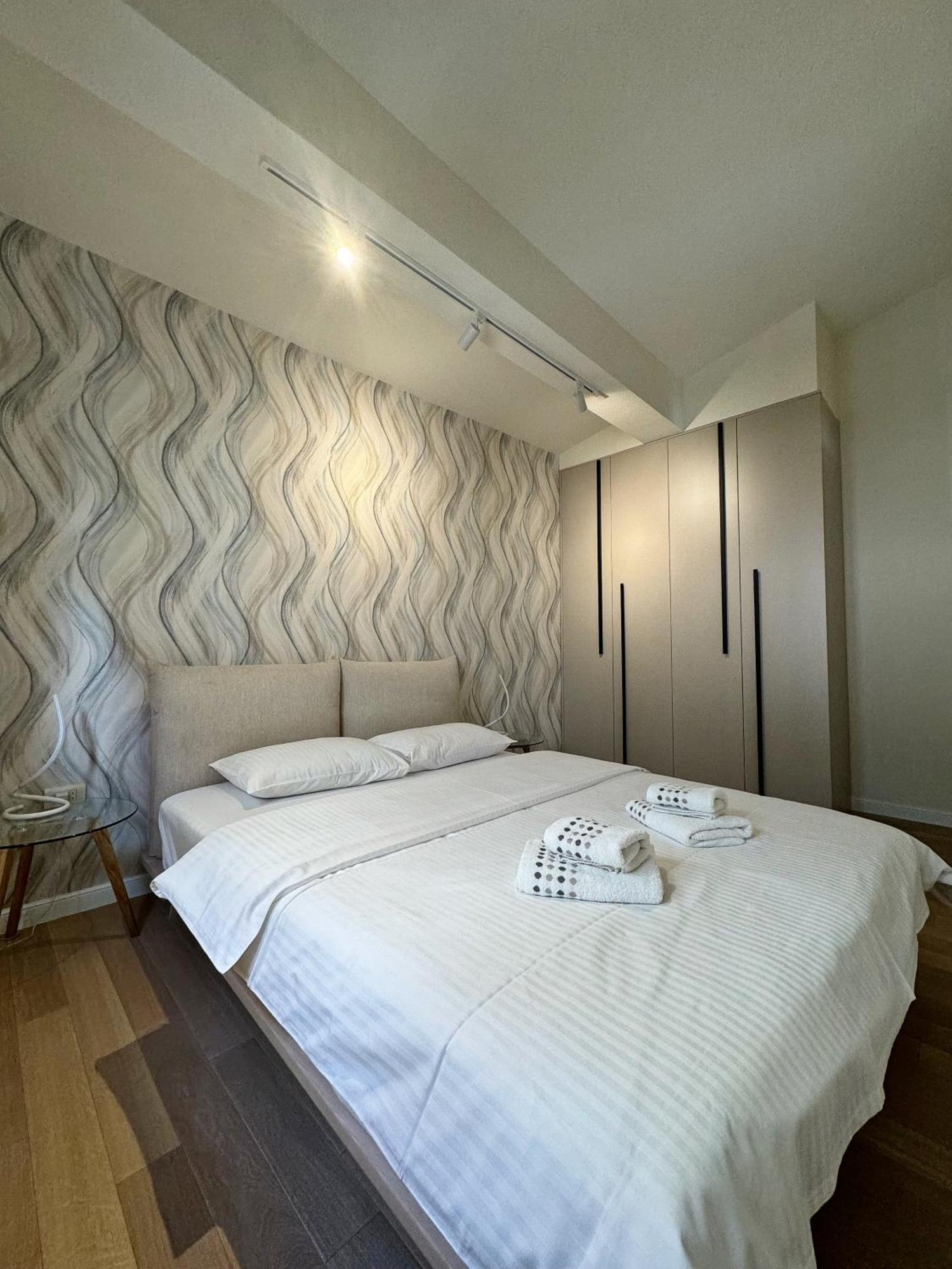 Point Of View Apartment Kotor Bagian luar foto