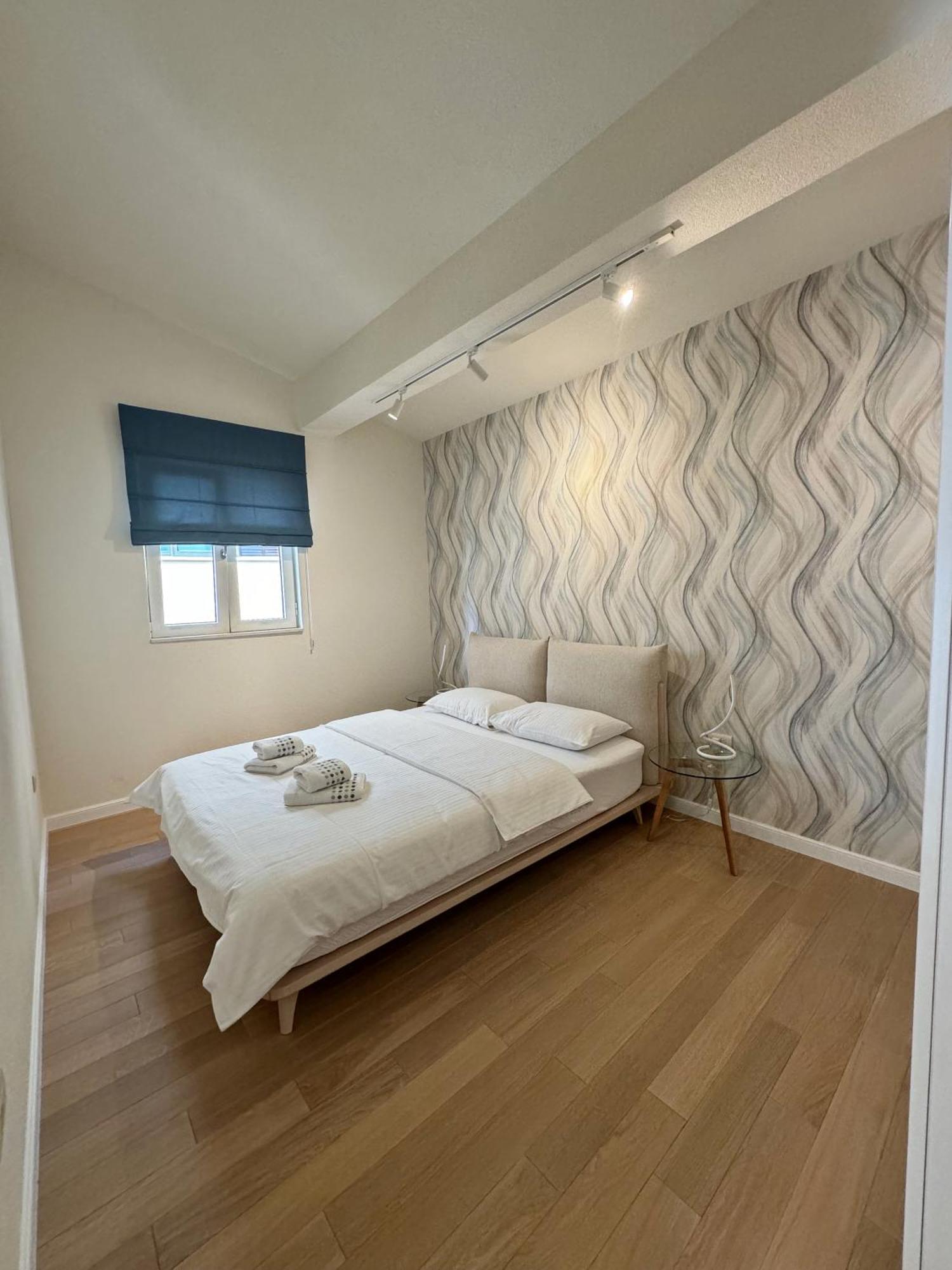 Point Of View Apartment Kotor Bagian luar foto