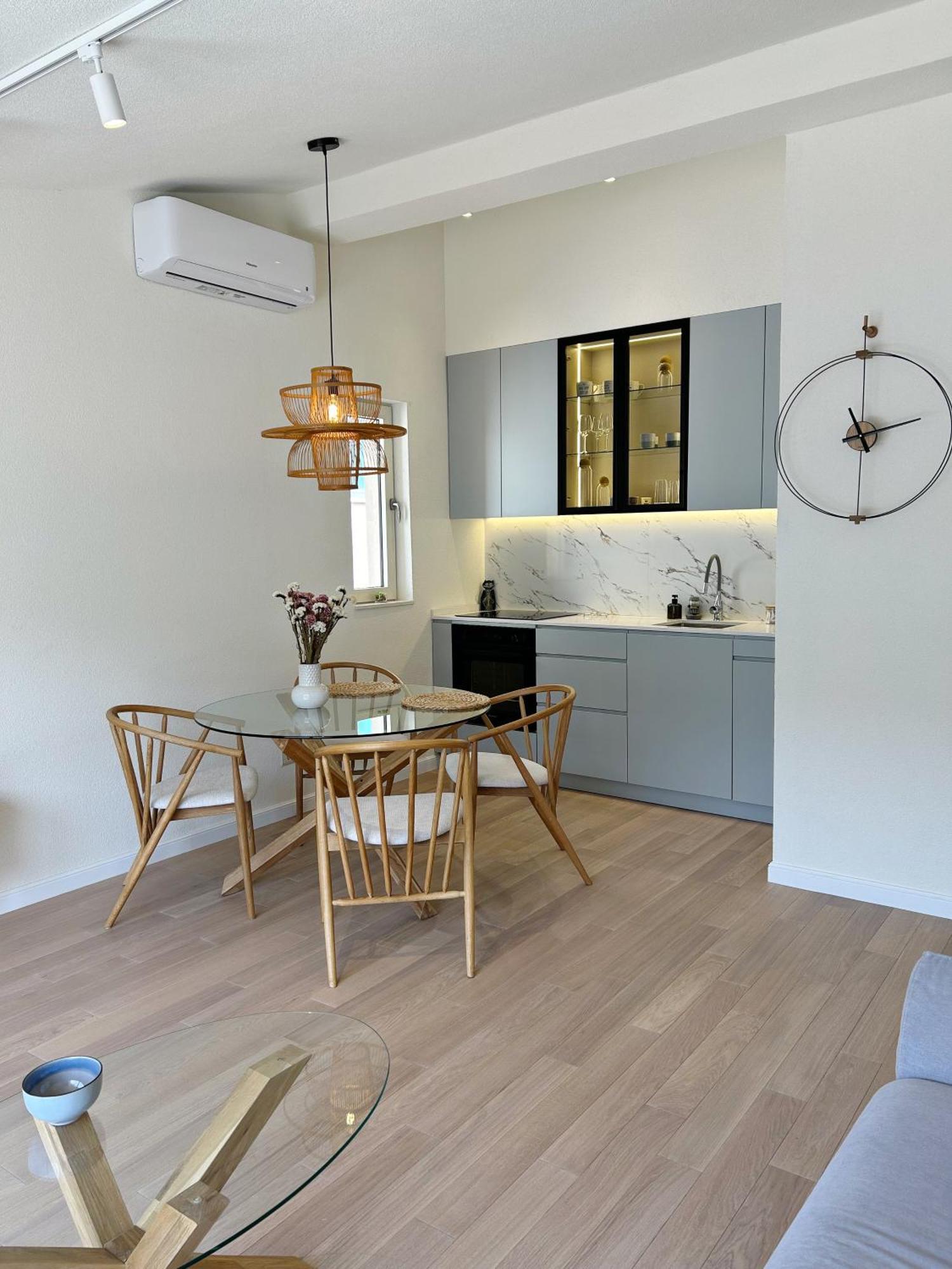 Point Of View Apartment Kotor Bagian luar foto