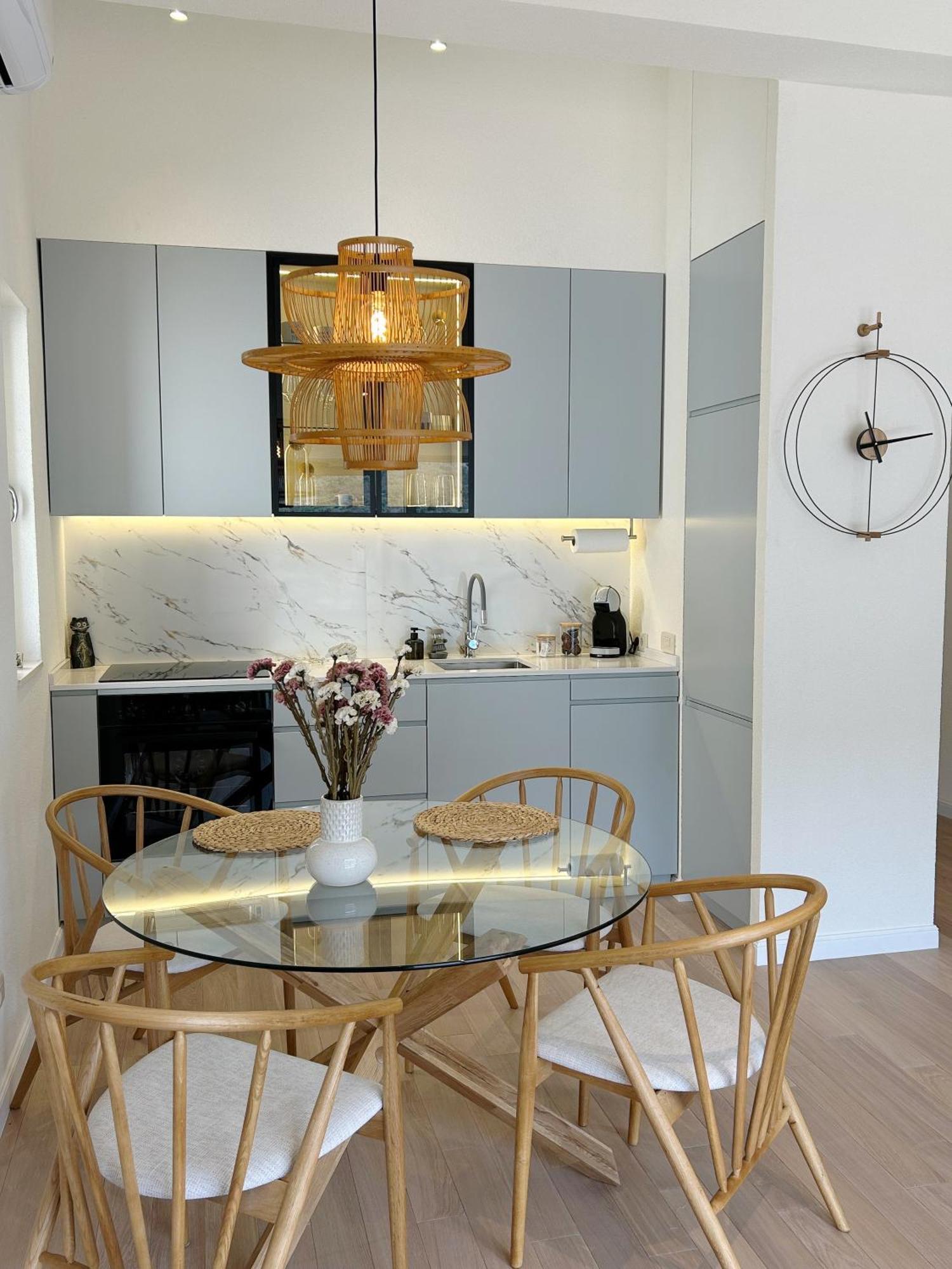 Point Of View Apartment Kotor Bagian luar foto