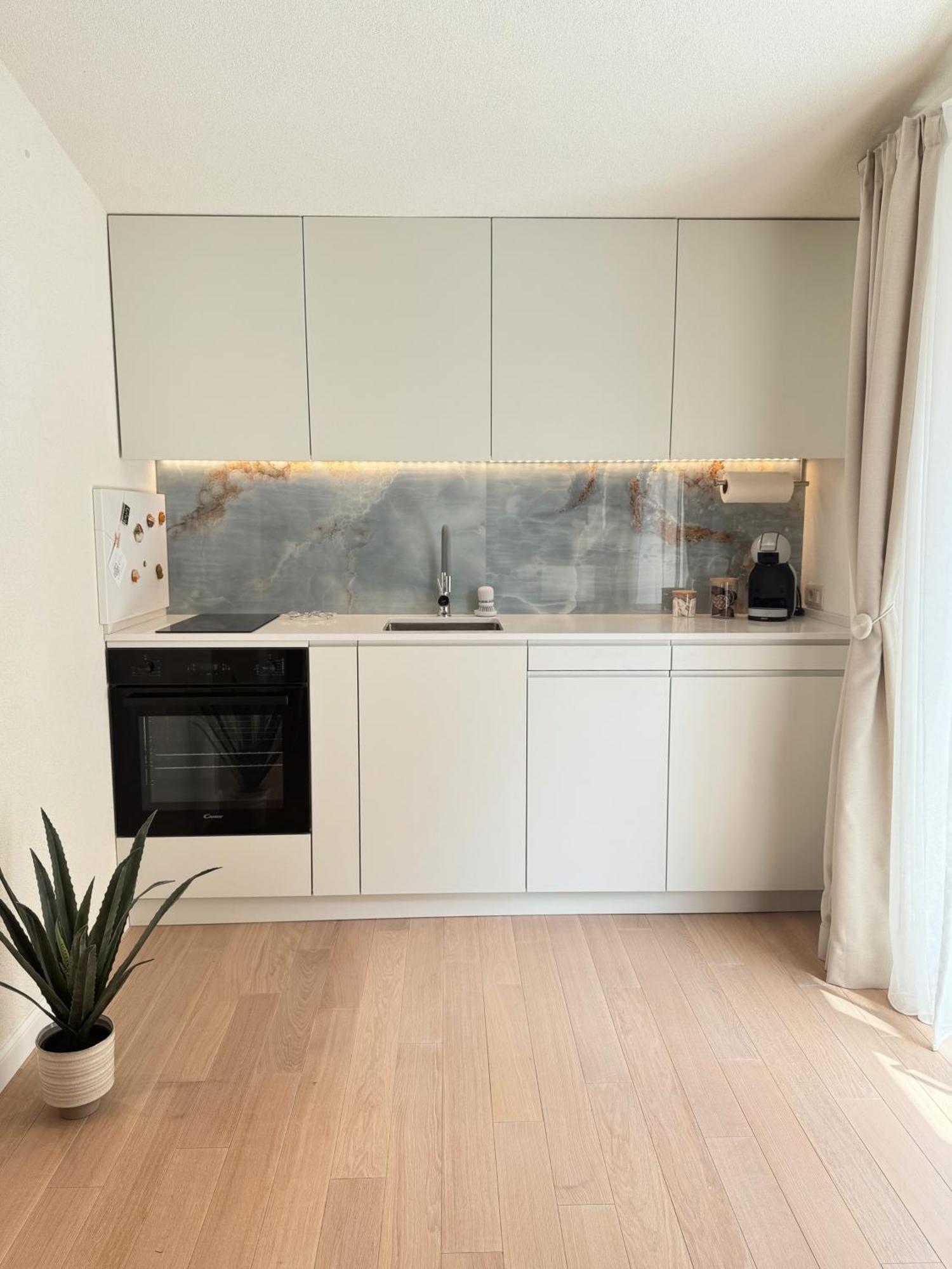 Point Of View Apartment Kotor Bagian luar foto
