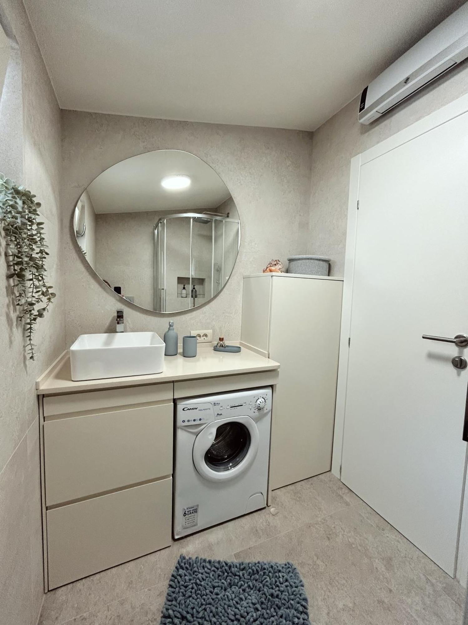 Point Of View Apartment Kotor Bagian luar foto